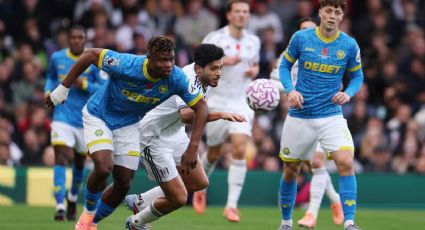 Raúl Jiménez es reconocido por la afición del Wolverhampton, que entona su canción ‘Sí señor’ en triunfo de Fulham donde el mexicano dio una asistencia
