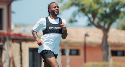 Raheem Sterling, futbolista inglés, es víctima de robo en su casa con su familia dentro; reportan que enfrentó a los ladrones con un cuchillo