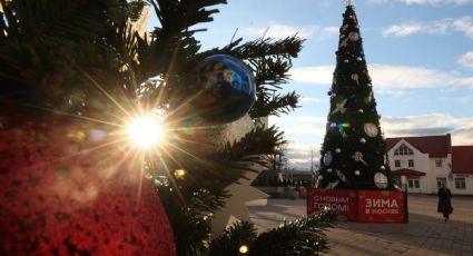 Los preparativos de Navidad en Moscú ocurren en medio de un récord de calor de 85 años