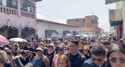 "¡Claudia, asesina!", gritan uruapenses en homenaje del alcalde Carlos Manzo y exigen justicia