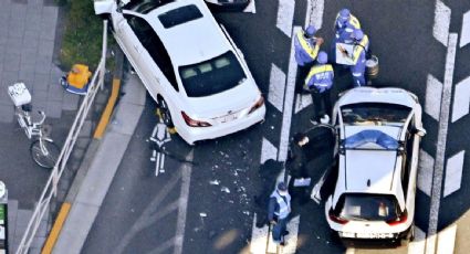 Sujeto intenta darse a la fuga en automóvil robado en Tokio y atropella a 11 personas; muere hombre de 80 años