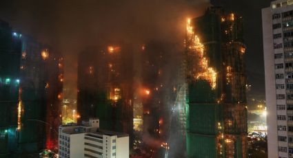 Al menos 13 personas mueren en un incendio en varios edificios residenciales de Hong Kong
