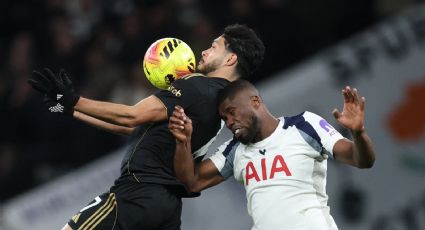 El mexicano Raúl Jiménez 'colabora' en victoria londinense del Fulham en casa del Tottenham