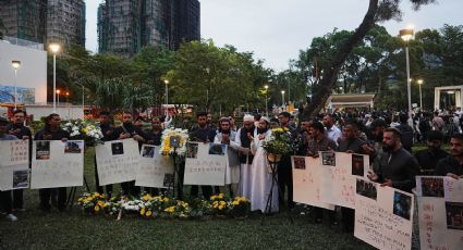 Rinden homenaje a las víctimas del incendio en complejo residencial de Hong Kong; ya son 146 muertos y 79 heridos