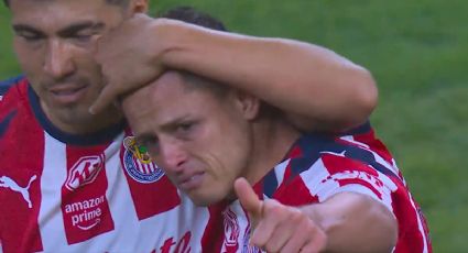 ‘Chicharito’ Hernández besa el escudo de Chivas y llora de emoción tras anotarle a Rayados