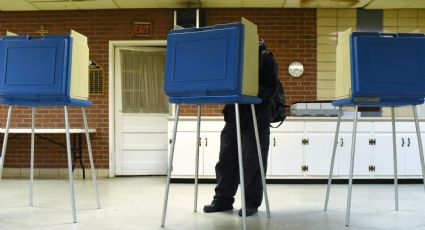 Justicia de EU escala ofensiva electoral y demanda a 18 estados por no entregar los padrones electorales