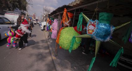 El incremento de precios también le pega a las piñatas en la temporada navideña en México