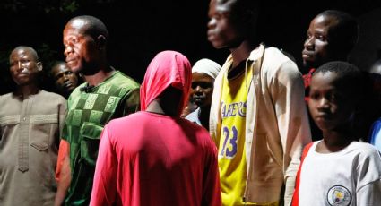 Liberan a 130 alumnos y personal escolar secuestrados hace un mes en Nigeria, informa la policía