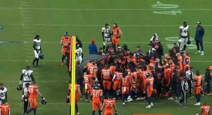 ¡Drama en el campo! Pat Bryant, receptor de Broncos, sale en camilla por conmoción cerebral mientras sus compañeros y rivales oraban por él