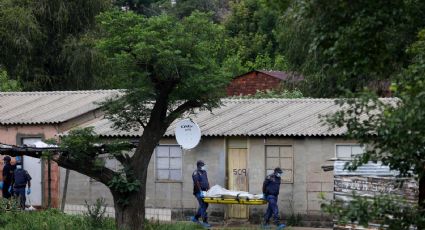 Ascienden a 12 los muertos por el tiroteo en un bar clandestino de Sudáfrica; tres eran menores de edad