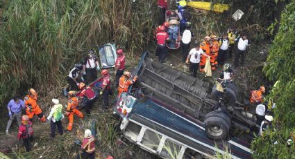 Declaran luto nacional en Guatemala tras la muerte de 55 personas en un accidente de autobús