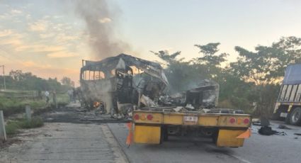 Reportan 40 muertos y ocho sobrevivientes tras choque entre autobús y tráiler en Campeche