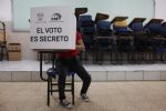 Ecuador comienza su jornada electoral sin "novedades de importancia"; Noboa y González, los favoritos