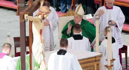 El papa Francisco interrumpe la lectura de su homilía por "dificultades en la respiración"