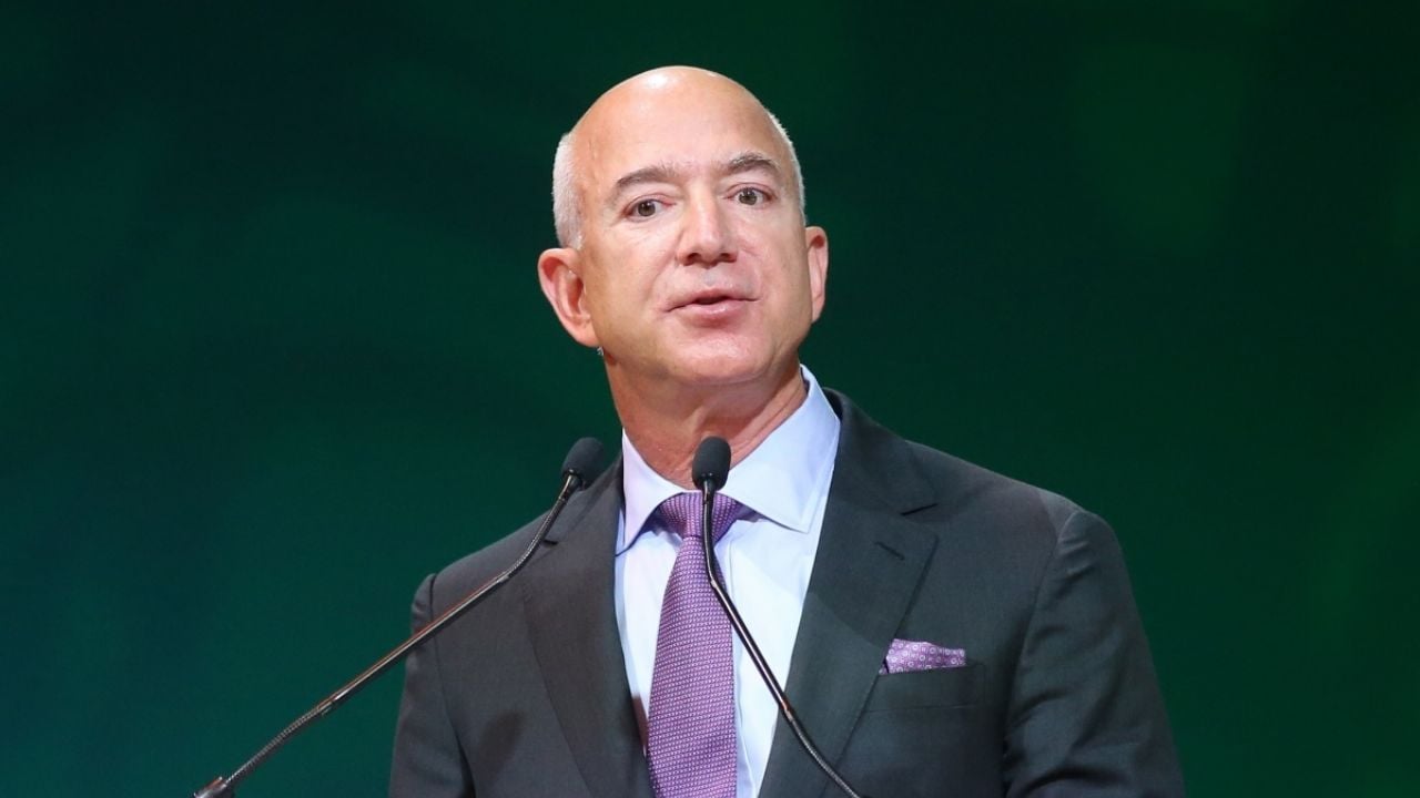 Columnista renuncia al Washington Post tras rechazo a artículo en el que criticaba a Bezos