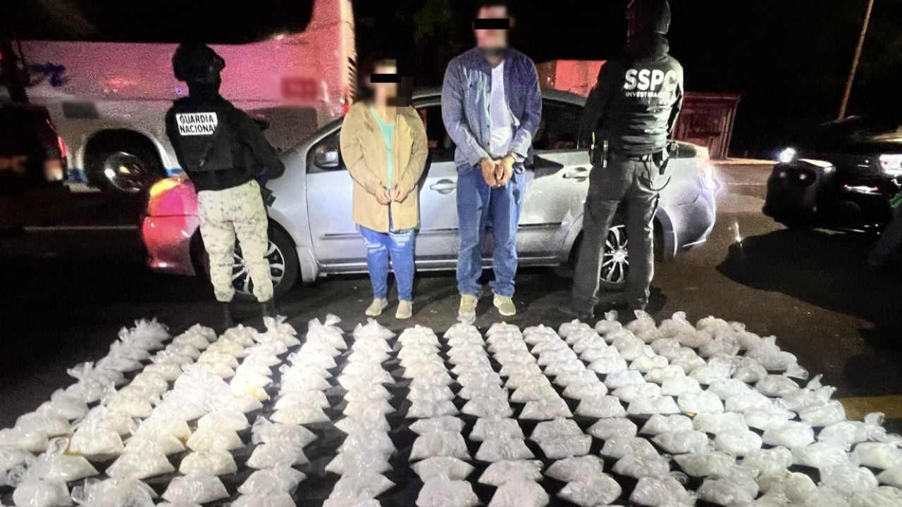 Detienen a pareja con 100 kilos de metanfetamina en carretera Culiacán-Mazatlán