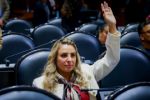 En la "Legislativa del pueblo", le quitan el micrófono a la presidenta de la Comisión de Seguridad Ciudadana y se lo ceden a Pedro Haces para hablar de tauromaquia