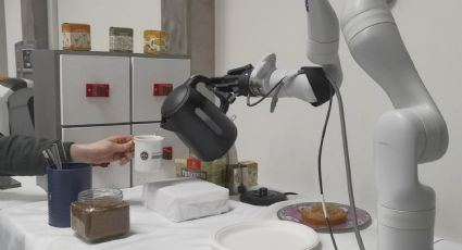 Avanza la IA: robot logra preparar café, pero algunos modelos todavía no pueden leer relojes analógicos