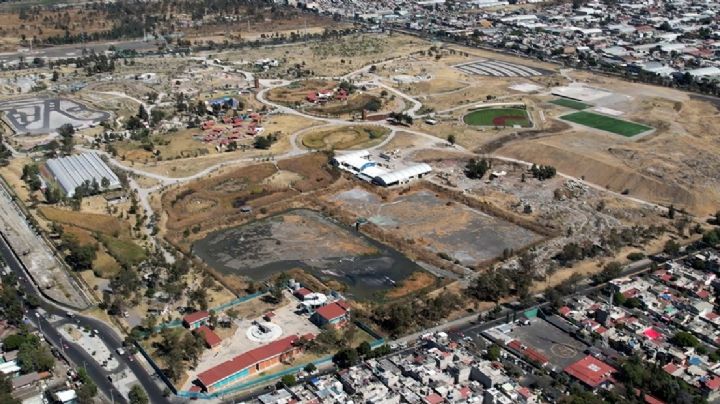 A la basura, 500 millones de pesos invertidos en "remodelar" un parque en Iztapalapa que hoy está en el abandono