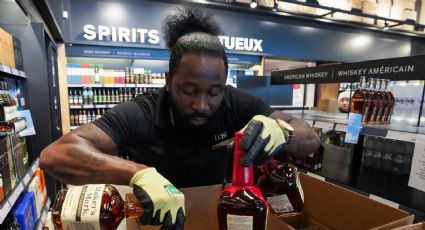 Tiendas de Canadá comienzan a retirar de sus estantes las bebidas alcohólicas de EU en respuesta a los aranceles de Trump