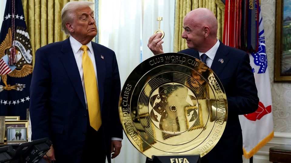 Trump, con Infantino.