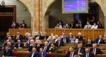 Hungría aprueba iniciativa de ley que prohíbe eventos públicos de la comunidad LGBT+