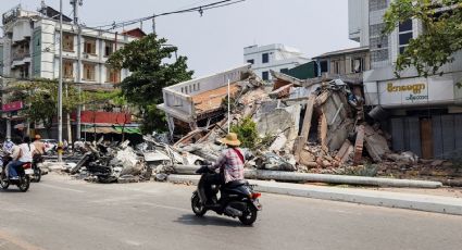 Despiden a equipo de USAID mientras apoyaba los trabajos de rescate en Myanmar tras el terremoto
