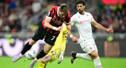 Santi Giménez entra de cambio con el Milan y se lesiona 24 minutos después tras un fuerte choque contra David de Gea, portero de la Fiorentina