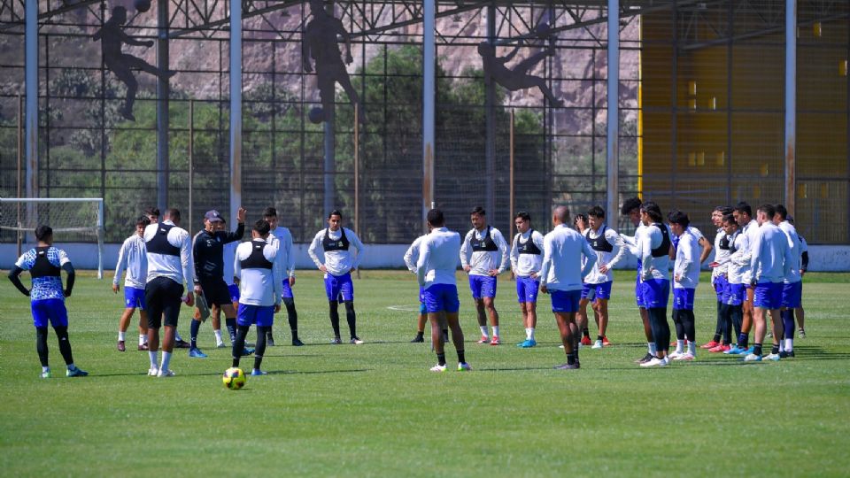 El Pachuca, tras su práctica.