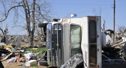 Reportan al menos 18 muertos por inundaciones y tornados que dañaron varias ciudades en EU