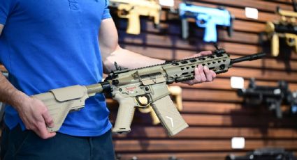 Trump firma decreto para facilitar exportaciones de armas desde Estados Unidos