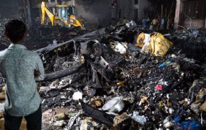 Prevalece el miedo a volar en India tras el accidente aéreo que dejó casi 300 muertos