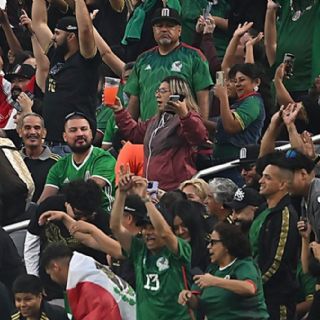 Fans mexicanos bailan ‘Payaso de rodeo’ tras debut del Tri en la Copa Oro pese al temor por redadas