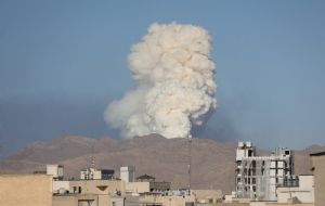 Irán advierte que seguirá con la industria nuclear pese a ataques de EU a tres grandes instalaciones