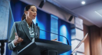 Las mujeres en política son juzgadas con mayor dureza que los hombres, revela estudio en EU