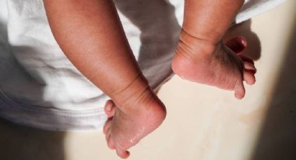Trasladan de urgencia al hospital a un bebé de dos meses detenido en centro para migrantes en Texas