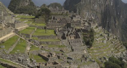 Evacúan a mil 400 personas de Machu Picchu; habían quedado varados por bloqueo de las vías del tren