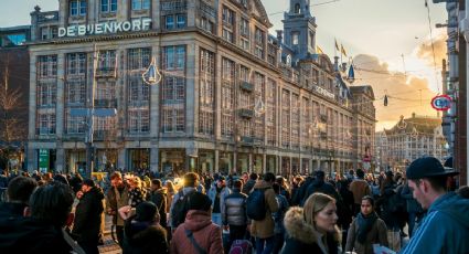 Vecinos de Ámsterdam demandan a su ayuntamiento por no poner límites al turismo masivo