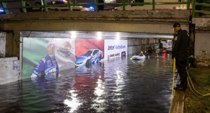 Reportan cierre del Viaducto Río de la Piedad por inundación de más de dos metros de altura