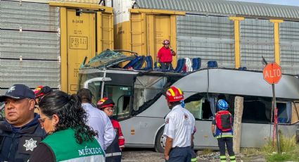 Aumenta a 10 la cifra de muertos y 61 lesionados tras choque de autobús contra tren en Atlacomulco