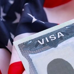 Gobierno de EU planea ofrecer entrevistas rápidas para obtener una visa; costarían 750 dólares