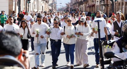 "Justicia": marchan en Morelia por el asesinato de una familia de intérpretes de lengua de señas