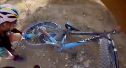Inocencia ejemplar: niño ciclista se detiene durante una carrera en Querétaro para ayudar a otro competidor al que se le zafó la cadena