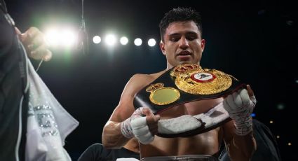 El mexicano Armando ‘Toro’ Reséndiz es elevado a campeón absoluto de la AMB; obtiene uno de los cinturones que Crawford le quitó al ‘Canelo’