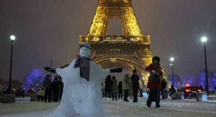 Fuertes nevadas en Francia dificultan el transporte aéreo, terrestre y ferroviario