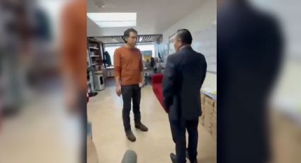 Policías desalojan a Marx Arriaga de su oficina en la SEP; él pregunta si la orden fue de Mario Delgado
