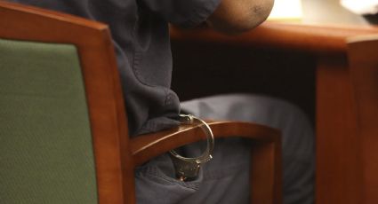 Suspenden a dos agentes de ICE por supuestamente mentir tras disparar a venezolano