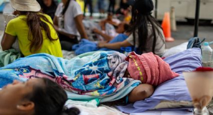 Colapsan familiares de presos políticos en huelga de hambre frente a centro de detención en Caracas
