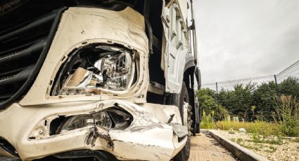 Choque entre un camión y una camioneta en autopista de Egipto deja 18 muertos