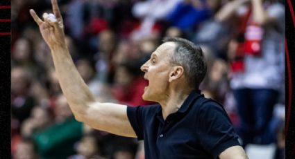 “¿No queremos igualdad en todo?”: Entrenador de basquetbol femenil responde furioso ante abucheos por regañar a sus jugadoras